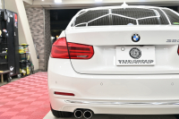 BMW 3シリーズ 320i ﾗｸﾞｼﾞｭｱﾘｰ　後期ﾓﾃﾞﾙ 正規D車 茶革 ﾋｰﾀｰ 純正ﾅﾋﾞ Bｶﾒﾗ Blouetoothｵｰﾃﾞｨｵ ACC LEDﾍｯﾄﾞﾗｲﾄ Sportﾓｰﾄﾞ 純正17ｲﾝﾁAW　2年保証付