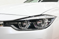 BMW 3シリーズ 320i ﾗｸﾞｼﾞｭｱﾘｰ　後期ﾓﾃﾞﾙ 正規D車 茶革 ﾋｰﾀｰ 純正ﾅﾋﾞ Bｶﾒﾗ Blouetoothｵｰﾃﾞｨｵ ACC LEDﾍｯﾄﾞﾗｲﾄ Sportﾓｰﾄﾞ 純正17ｲﾝﾁAW　2年保証付