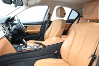 BMW 3シリーズ 320i ﾗｸﾞｼﾞｭｱﾘｰ　後期ﾓﾃﾞﾙ 正規D車 茶革 ﾋｰﾀｰ 純正ﾅﾋﾞ Bｶﾒﾗ Blouetoothｵｰﾃﾞｨｵ ACC LEDﾍｯﾄﾞﾗｲﾄ Sportﾓｰﾄﾞ 純正17ｲﾝﾁAW　2年保証付