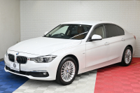 BMW 3シリーズ 320i ﾗｸﾞｼﾞｭｱﾘｰ　後期ﾓﾃﾞﾙ 正規D車 茶革 ﾋｰﾀｰ 純正ﾅﾋﾞ Bｶﾒﾗ Blouetoothｵｰﾃﾞｨｵ ACC LEDﾍｯﾄﾞﾗｲﾄ Sportﾓｰﾄﾞ 純正17ｲﾝﾁAW　2年保証付