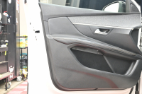 プジョー 3008 GT ﾌﾞﾙｰHDi　1ｵｰﾅｰ 正規D車 ACC 黒革 ﾊﾟﾉﾗﾏSR 純正ﾅﾋﾞ TV CarPlay Bｶﾒﾗ Blouetoothｵｰﾃﾞｨｵ LEDﾍｯﾄﾞﾗｲﾄ ｽｶｯﾌﾌﾟﾚｰﾄ 純正18ｲﾝﾁAW　2年保証付