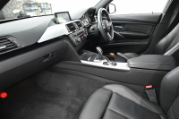 BMW 3シリーズ 320i Mｽﾎﾟｰﾂ　正規D車 ACC 黒革 ﾋｰﾀｰ 純正ﾅﾋﾞ TV Bｶﾒﾗ PTS LEDﾍｯﾄﾞﾗｲﾄ ｳｯﾄﾞ調ｲﾝﾃﾘｱ Sportﾓｰﾄﾞ ECOﾓｰﾄﾞ Mﾏﾙﾁﾌｧﾝｸｼｮﾝｽﾃｱﾘﾝｸﾞ Mｽｶｯﾌﾌﾟﾚｰﾄ 純正M18ｲﾝﾁAW　2年保証付
