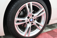 BMW 3シリーズ 320i Mｽﾎﾟｰﾂ　正規D車 ACC 黒革 ﾋｰﾀｰ 純正ﾅﾋﾞ TV Bｶﾒﾗ PTS LEDﾍｯﾄﾞﾗｲﾄ ｳｯﾄﾞ調ｲﾝﾃﾘｱ Sportﾓｰﾄﾞ ECOﾓｰﾄﾞ Mﾏﾙﾁﾌｧﾝｸｼｮﾝｽﾃｱﾘﾝｸﾞ Mｽｶｯﾌﾌﾟﾚｰﾄ 純正M18ｲﾝﾁAW　2年保証付