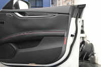 マセラティ ギブリ ﾍﾞｰｽｸﾞﾚｰﾄﾞ　ACC BSM 黒革 ﾋｰﾀｰ ｻﾝﾙｰﾌ 8.4ｲﾝﾁﾅﾋﾞ TV 360ｶﾒﾗ Carplay Blouetoothｵｰﾃﾞｨｵ ｶｰﾎﾞﾝｲﾝﾃﾘｱ ｽｶｲﾌｯｸｻｽﾍﾟﾝｼｮﾝ Sportﾓｰﾄﾞ 純正OP21ｲﾝﾁﾁﾀｰﾉAW　2年保証