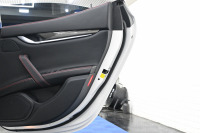 マセラティ ギブリ ﾍﾞｰｽｸﾞﾚｰﾄﾞ　ACC BSM 黒革 ﾋｰﾀｰ ｻﾝﾙｰﾌ 8.4ｲﾝﾁﾅﾋﾞ TV 360ｶﾒﾗ Carplay Blouetoothｵｰﾃﾞｨｵ ｶｰﾎﾞﾝｲﾝﾃﾘｱ ｽｶｲﾌｯｸｻｽﾍﾟﾝｼｮﾝ Sportﾓｰﾄﾞ 純正OP21ｲﾝﾁﾁﾀｰﾉAW　2年保証