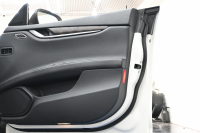 マセラティ ギブリ ﾍﾞｰｽｸﾞﾚｰﾄﾞ　中期ﾓﾃﾞﾙ ACC BSM 茶革 ﾋｰﾀｰ 8.4ｲﾝﾁﾅﾋﾞ TV Bｶﾒﾗ Carplay Blouetoothｵｰﾃﾞｨｵ ﾗﾃﾞｨｶｲﾝﾃﾘｱ Sportﾓｰﾄﾞ ｼﾙﾊﾞｰｷｬﾘﾊﾟｰ 純正19ｲﾝﾁAW　2年保証