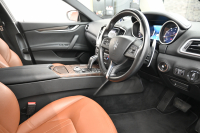 マセラティ ギブリ ﾍﾞｰｽｸﾞﾚｰﾄﾞ　中期ﾓﾃﾞﾙ ACC BSM 茶革 ﾋｰﾀｰ 8.4ｲﾝﾁﾅﾋﾞ TV Bｶﾒﾗ Carplay Blouetoothｵｰﾃﾞｨｵ ﾗﾃﾞｨｶｲﾝﾃﾘｱ Sportﾓｰﾄﾞ ｼﾙﾊﾞｰｷｬﾘﾊﾟｰ 純正19ｲﾝﾁAW　2年保証