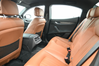 マセラティ ギブリ ﾍﾞｰｽｸﾞﾚｰﾄﾞ　中期ﾓﾃﾞﾙ ACC BSM 茶革 ﾋｰﾀｰ 8.4ｲﾝﾁﾅﾋﾞ TV Bｶﾒﾗ Carplay Blouetoothｵｰﾃﾞｨｵ ﾗﾃﾞｨｶｲﾝﾃﾘｱ Sportﾓｰﾄﾞ ｼﾙﾊﾞｰｷｬﾘﾊﾟｰ 純正19ｲﾝﾁAW　2年保証