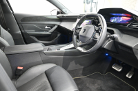 プジョー 308 GT ﾌﾞﾙｰHDi　 正規D車 有償色 ﾌﾞﾗｯｸﾚｻﾞｰ/ｱﾙｶﾝﾀﾗｼｰﾄ ﾋｰﾀｰ 純正ﾀｯﾁｽｸﾘｰﾝﾅﾋﾞ 360ｶﾒﾗ CarPlay ｱﾀﾞﾌﾟﾃｨﾌﾞｸﾙｰｽﾞｺﾝﾄﾛｰﾙ LEDﾍｯﾄﾞﾗｲﾄ 純正18ｲﾝﾁAW　2年保証付