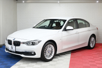 BMW 3シリーズ 320i ﾗｸﾞｼﾞｭｱﾘｰ　後期ﾓﾃﾞﾙ 1ｵｰﾅｰ ﾌﾞﾗｳﾝﾚｻﾞｰ IDriveﾅﾋﾞ ﾊﾞｯｸｶﾒﾗ Blouetoothｵｰﾃﾞｨｵ ｱﾀﾞﾌﾟﾃｨﾌﾞｸﾙｰｽﾞｺﾝﾄﾛｰﾙ LEDﾍｯﾄﾞﾗｲﾄ ﾊﾟｰｷﾝｸﾞｾﾝｻｰ 純正17ｲﾝﾁAW　2年保証