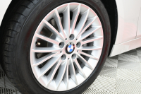 BMW 3シリーズ 320i ﾗｸﾞｼﾞｭｱﾘｰ　後期ﾓﾃﾞﾙ 1ｵｰﾅｰ ﾌﾞﾗｳﾝﾚｻﾞｰ IDriveﾅﾋﾞ ﾊﾞｯｸｶﾒﾗ Blouetoothｵｰﾃﾞｨｵ ｱﾀﾞﾌﾟﾃｨﾌﾞｸﾙｰｽﾞｺﾝﾄﾛｰﾙ LEDﾍｯﾄﾞﾗｲﾄ ﾊﾟｰｷﾝｸﾞｾﾝｻｰ 純正17ｲﾝﾁAW　2年保証