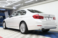 BMW 3シリーズ 320i ﾗｸﾞｼﾞｭｱﾘｰ　後期ﾓﾃﾞﾙ 1ｵｰﾅｰ ﾌﾞﾗｳﾝﾚｻﾞｰ IDriveﾅﾋﾞ ﾊﾞｯｸｶﾒﾗ Blouetoothｵｰﾃﾞｨｵ ｱﾀﾞﾌﾟﾃｨﾌﾞｸﾙｰｽﾞｺﾝﾄﾛｰﾙ LEDﾍｯﾄﾞﾗｲﾄ ﾊﾟｰｷﾝｸﾞｾﾝｻｰ 純正17ｲﾝﾁAW　2年保証