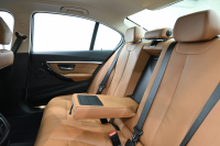 BMW 3シリーズ 320i ﾗｸﾞｼﾞｭｱﾘｰ　後期ﾓﾃﾞﾙ 1ｵｰﾅｰ ﾌﾞﾗｳﾝﾚｻﾞｰ IDriveﾅﾋﾞ ﾊﾞｯｸｶﾒﾗ Blouetoothｵｰﾃﾞｨｵ ｱﾀﾞﾌﾟﾃｨﾌﾞｸﾙｰｽﾞｺﾝﾄﾛｰﾙ LEDﾍｯﾄﾞﾗｲﾄ ﾊﾟｰｷﾝｸﾞｾﾝｻｰ 純正17ｲﾝﾁAW　2年保証