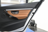 BMW 3シリーズ 320i ﾗｸﾞｼﾞｭｱﾘｰ　後期ﾓﾃﾞﾙ 1ｵｰﾅｰ ﾌﾞﾗｳﾝﾚｻﾞｰ IDriveﾅﾋﾞ ﾊﾞｯｸｶﾒﾗ Blouetoothｵｰﾃﾞｨｵ ｱﾀﾞﾌﾟﾃｨﾌﾞｸﾙｰｽﾞｺﾝﾄﾛｰﾙ LEDﾍｯﾄﾞﾗｲﾄ ﾊﾟｰｷﾝｸﾞｾﾝｻｰ 純正17ｲﾝﾁAW　2年保証