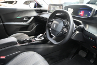 プジョー 2008 ｱﾘｭｰﾙ　 ACC LKA LPA CarPlay Pｽﾀ ECO ｺﾝﾋﾞﾚｻﾞｰ 7ｲﾝﾁﾀｯﾁｽｸﾘｰﾝ Bｶﾒﾗ ﾜｲﾔﾚｽ充電器 純正17ｲﾝﾁAW　2年保証付