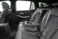 BMW 3シリーズ 320d XDrive ﾂｰﾘﾝｸﾞ Mｽﾎﾟｰﾂ　1ｵﾅ ﾊﾟﾉﾗﾏR ｲﾝﾃﾘS ACC LKA/LDW ﾊｰﾌ革 純正ﾅﾋﾞTV Carplay Mｴｱﾛ&18ｲﾝﾁAW LED　2年保証付