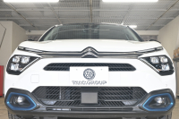 シトロエン C4 E-C4 ｼｬｲﾝ　☆期間限定掲載☆ 1ｵｰﾅｰ 急速充電対応 ACC BSM ﾍｯﾄﾞｱｯﾌﾟﾃﾞｨｽﾌﾟﾚｲ 黒革 ｻﾝﾙｰﾌ 10ｲﾝﾁﾀｯﾁｽｸﾘｰﾝ Carplay LEDﾍｯﾄﾞﾗｲﾄ 18ｲﾝﾁAW　新車保証