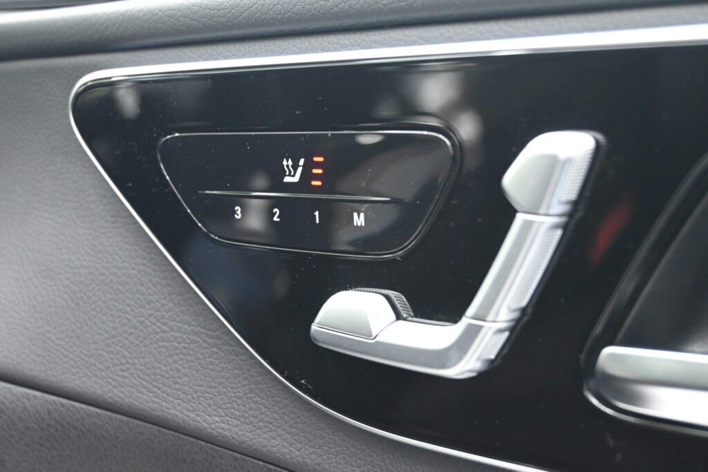 上質な走りと実用性のメルセデスベンツ Cクラス C200 4MATIC AVG