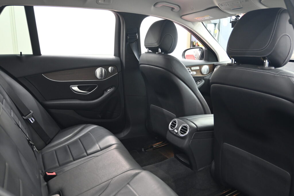 メルセデス・ベンツ C220d ワゴン 実用性と快適性を両立した一台