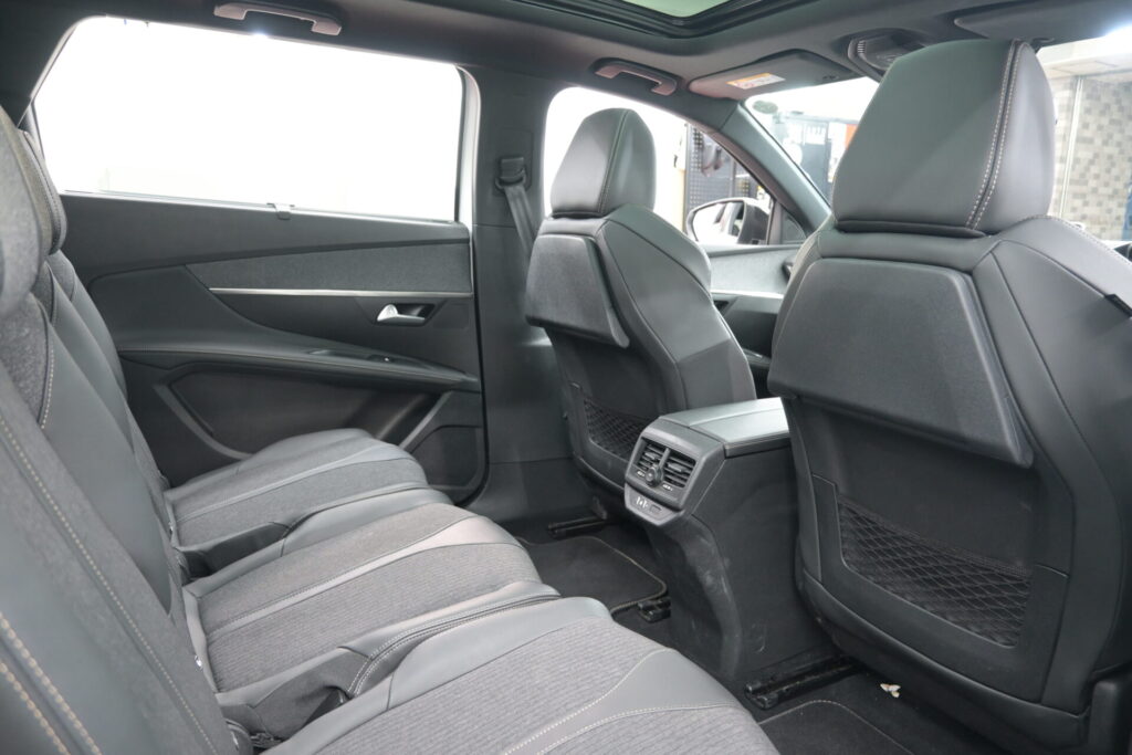 プジョー 5008 GT 安心装備と実用性のある一台