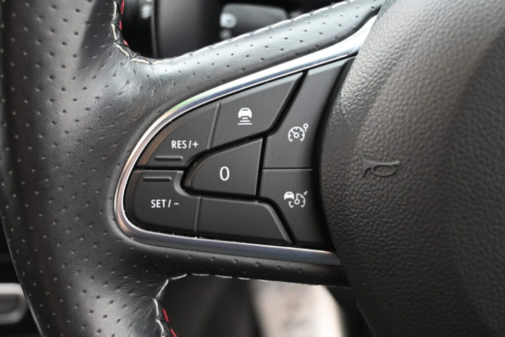 ルノー メガーヌ RSトロフィー スポーティさと実用性を両立した一台