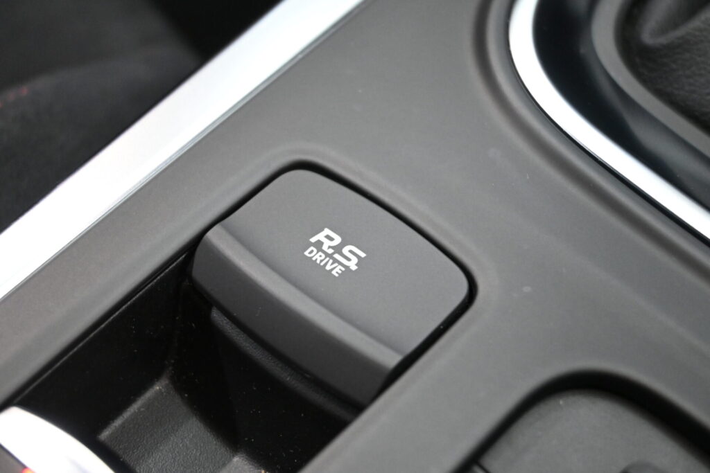 ルノー メガーヌ RSトロフィー スポーティさと実用性を両立した一台