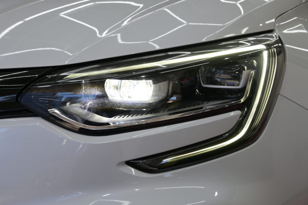 ルノー メガーヌ RSトロフィー 街乗りからワインディングまで