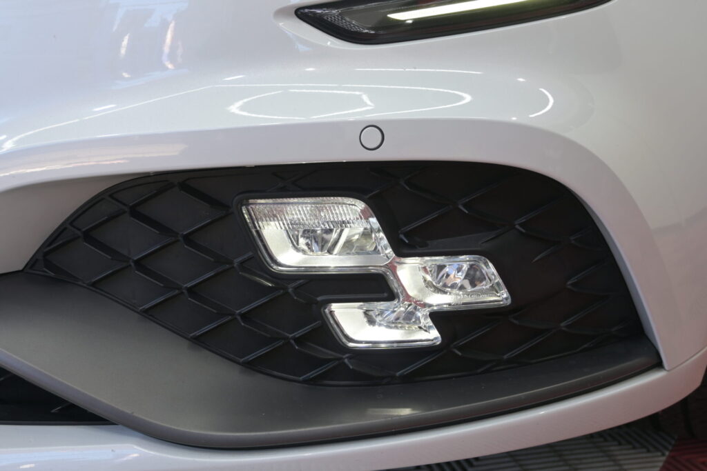 ルノー メガーヌ RSトロフィー 街乗りからワインディングまで