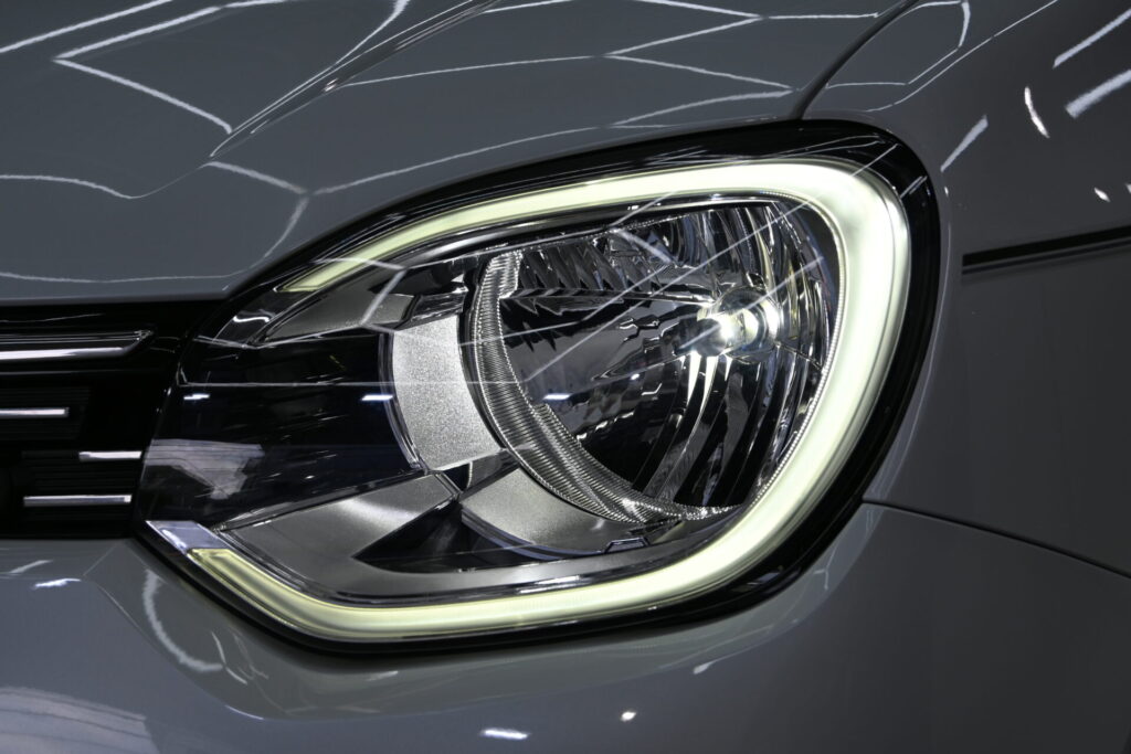 軽快な走りと使いやすさが魅力のルノー トゥインゴ インテンス