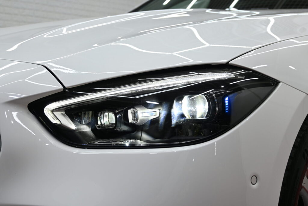 上質な走りと実用性のメルセデスベンツ Cクラス C200 4MATIC AVG