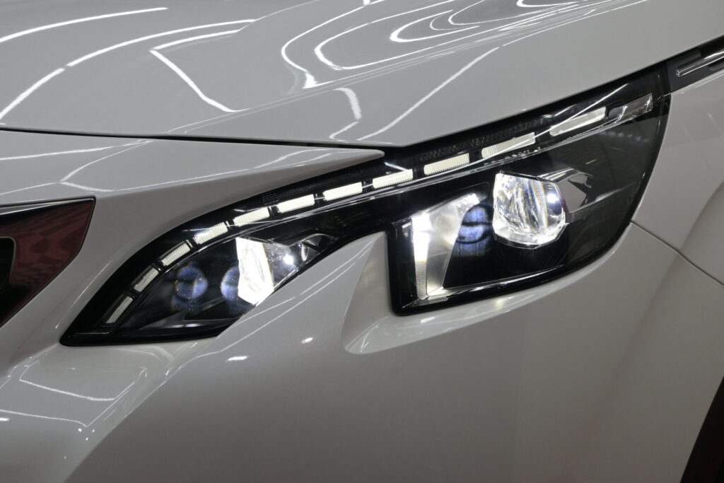 プジョー 5008 GT 安心装備と実用性のある一台