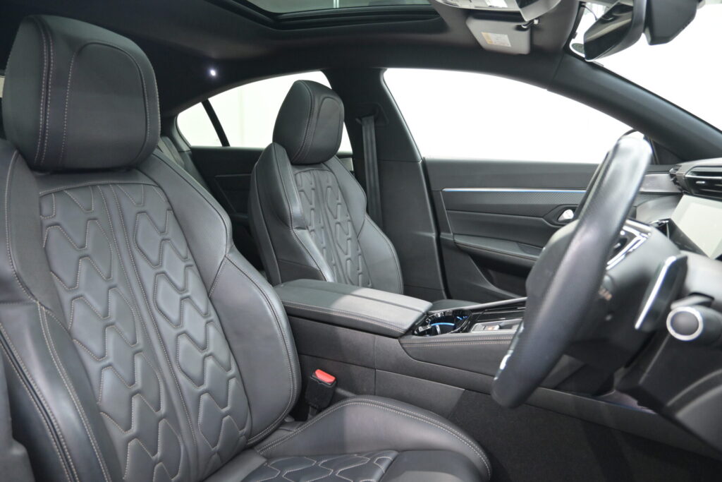 上質と快適を兼ね備えたプジョー 508 GT BlueHDi 上質な一台の魅力