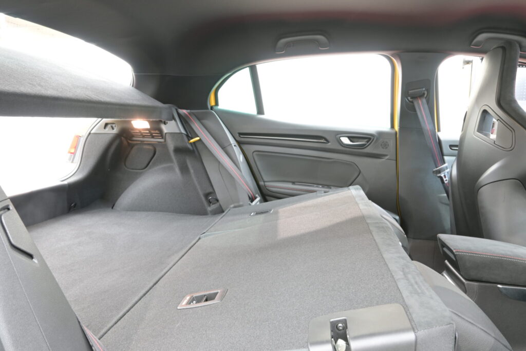 ルノー メガーヌ RSトロフィー スポーティさと実用性を両立した一台