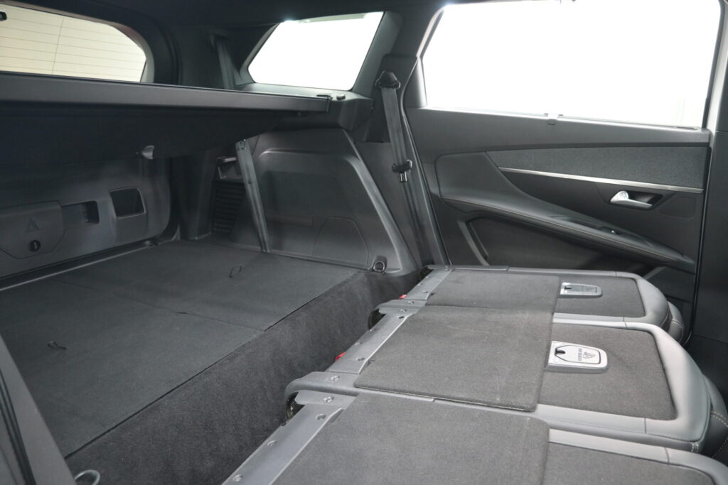 プジョー 5008 GT 安心装備と実用性のある一台