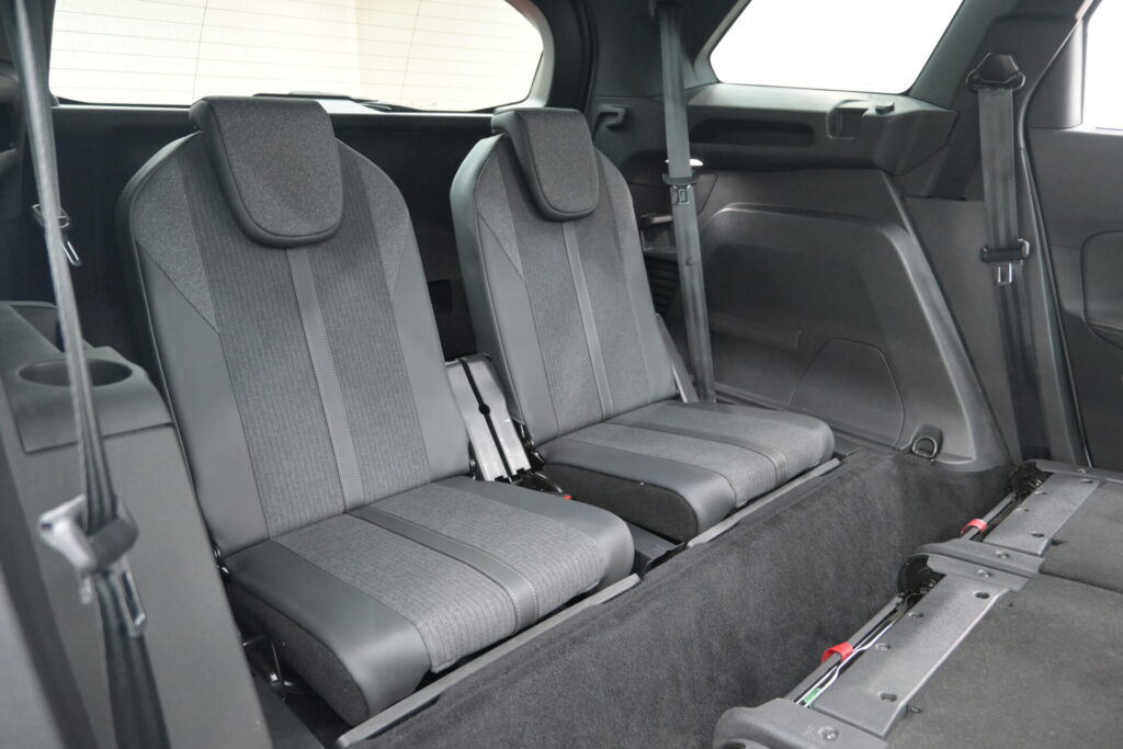 プジョー 5008 GT 安心装備と実用性のある一台