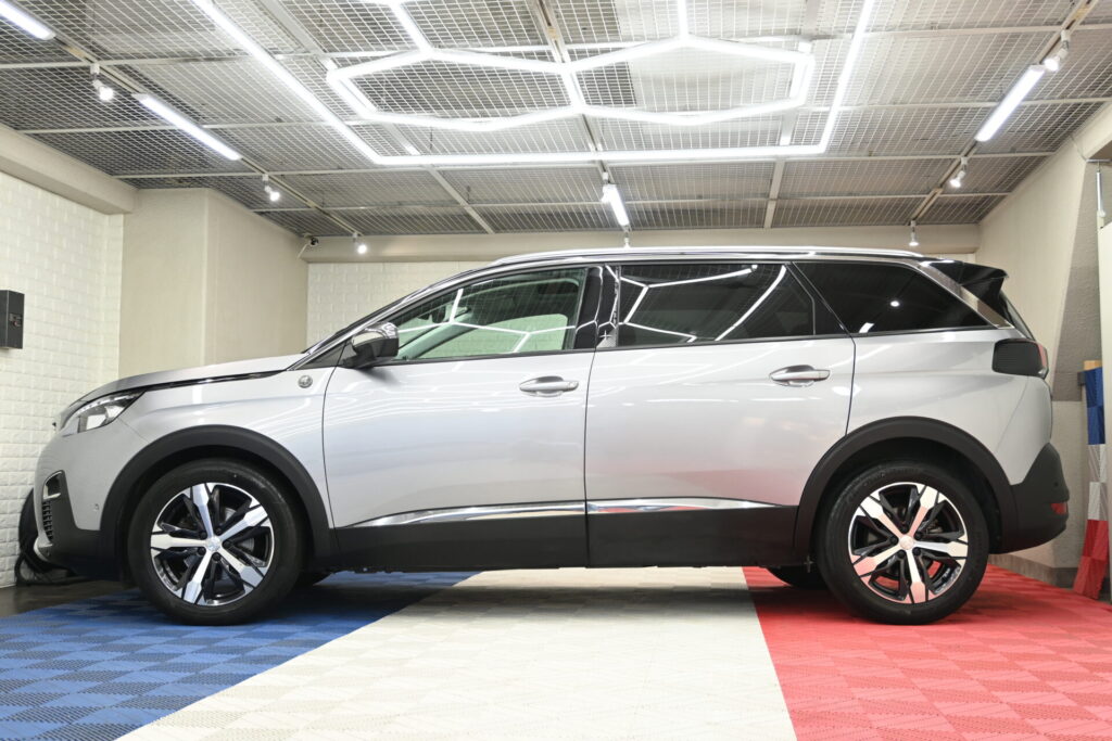 安心装備充実！プジョー 5008 クロスシティ BlueHDi の魅力