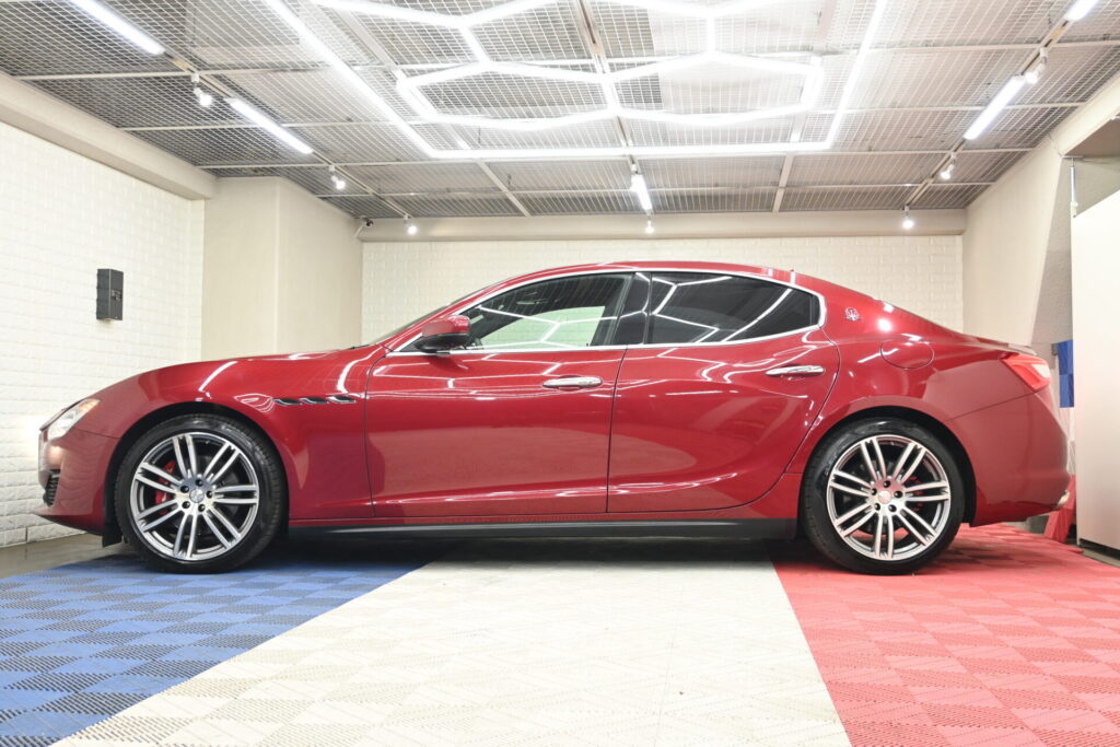 マセラティ ギブリ S 安心の保証付で楽しむラグジュアリーセダン