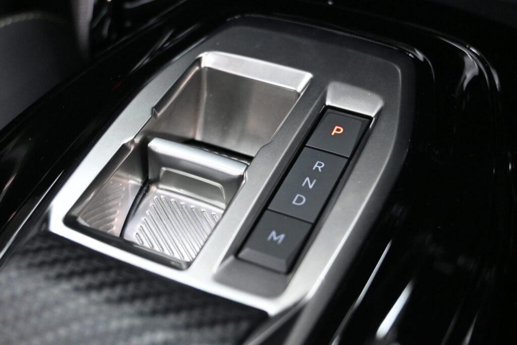 街乗りからお出かけまで！プジョー 2008 GTの魅力