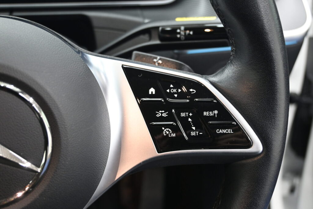 上質な走りと実用性のメルセデスベンツ Cクラス C200 4MATIC AVG