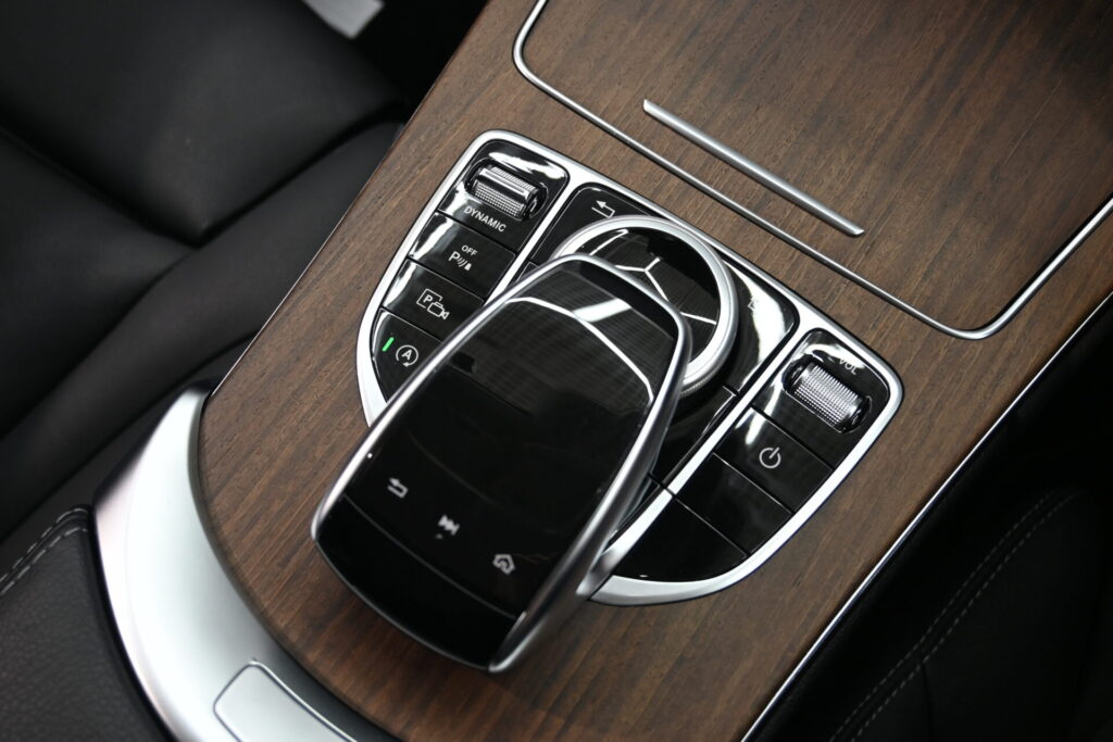 メルセデス・ベンツ C220d ワゴン 実用性と快適性を両立した一台