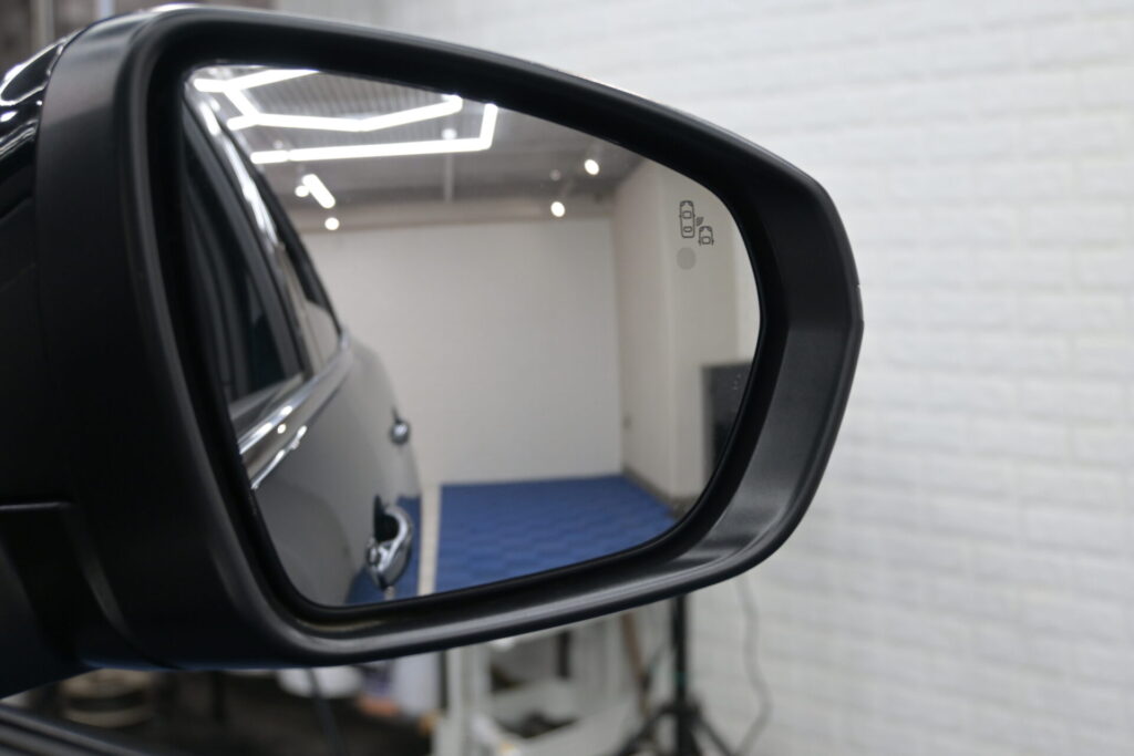 プジョー 3008 GT HYBRID4 安心の安全装備と実用性