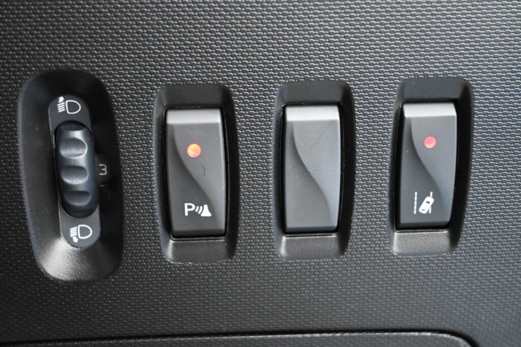 軽快な走りと使いやすさが魅力のルノー トゥインゴ インテンス