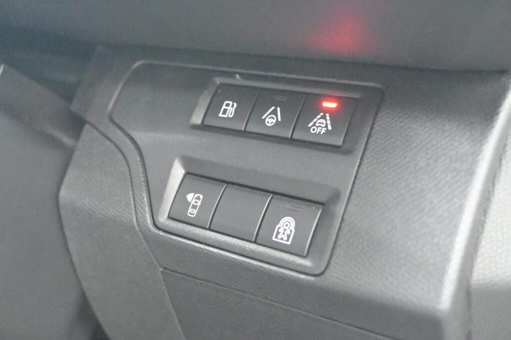 プジョー 3008 GT HYBRID4 快適装備が充実した人気SUV