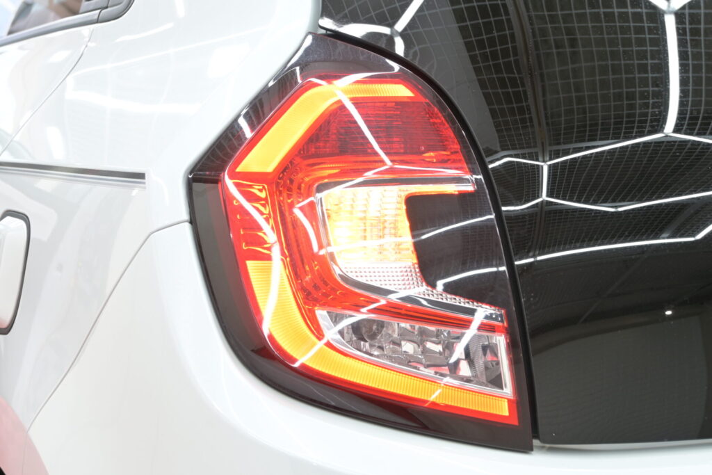 軽快な走りと使いやすさが魅力のルノー トゥインゴ インテンス