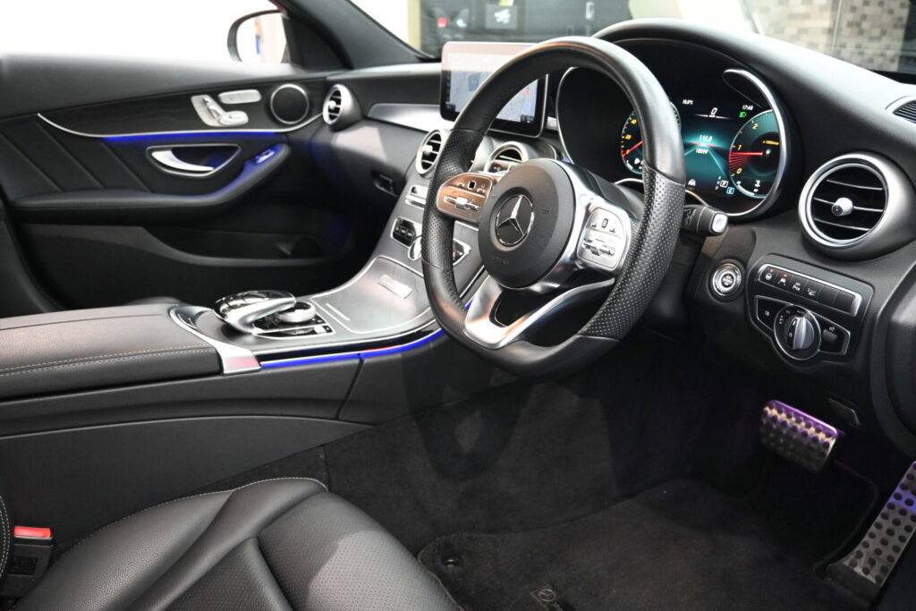 メルセデス・ベンツC220d 走りと安全を両立した一台