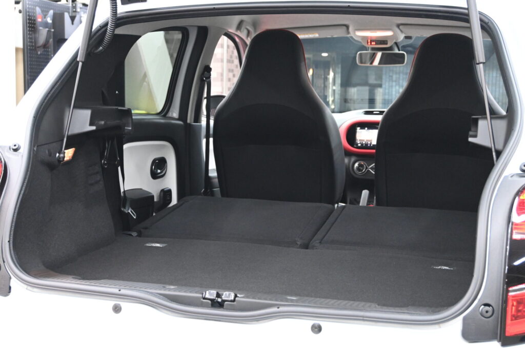 特別仕様車ルノー トゥインゴ ルコックスポルティフ 上質で遊び心ある一台