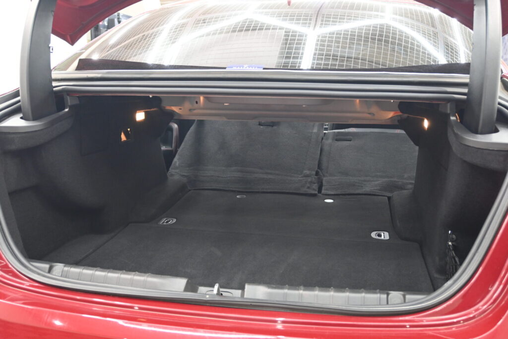 マセラティ ギブリ S 安心の保証付で楽しむラグジュアリーセダン