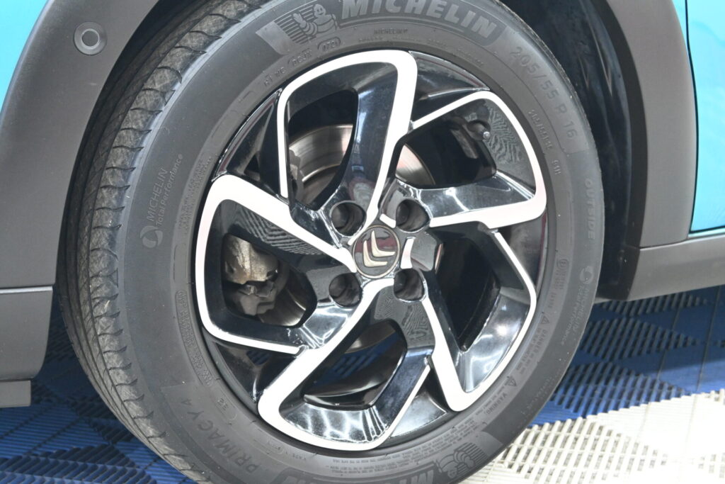 シトロエン C3 シャイン 使い勝手の良い安心装備とスタイリッシュな一台