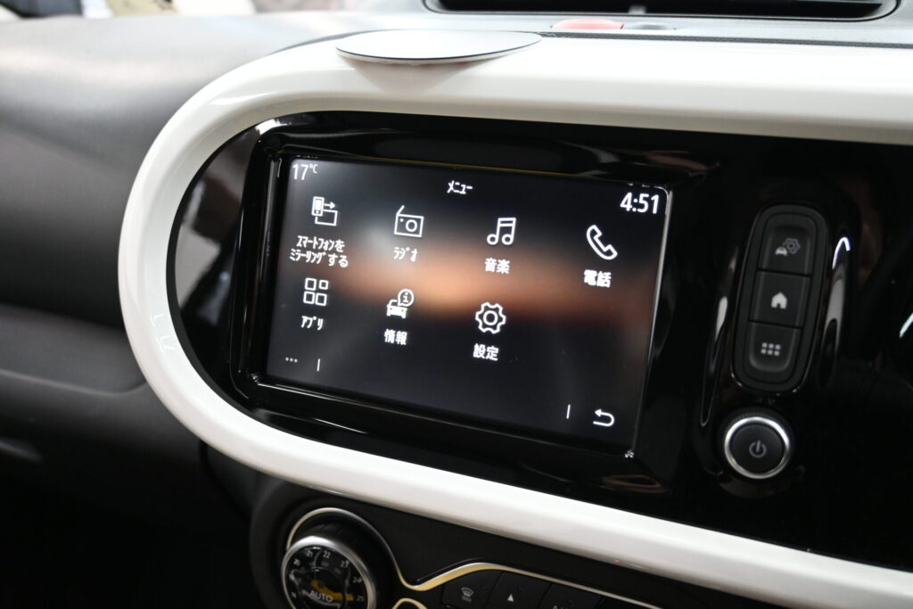 ルノー トゥインゴ バイブス 特別仕様の輸入コンパクトで毎日を楽しく