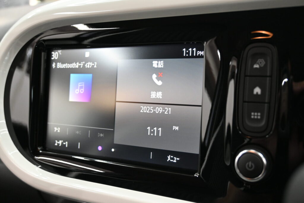 軽快な走りと使いやすさが魅力のルノー トゥインゴ インテンス